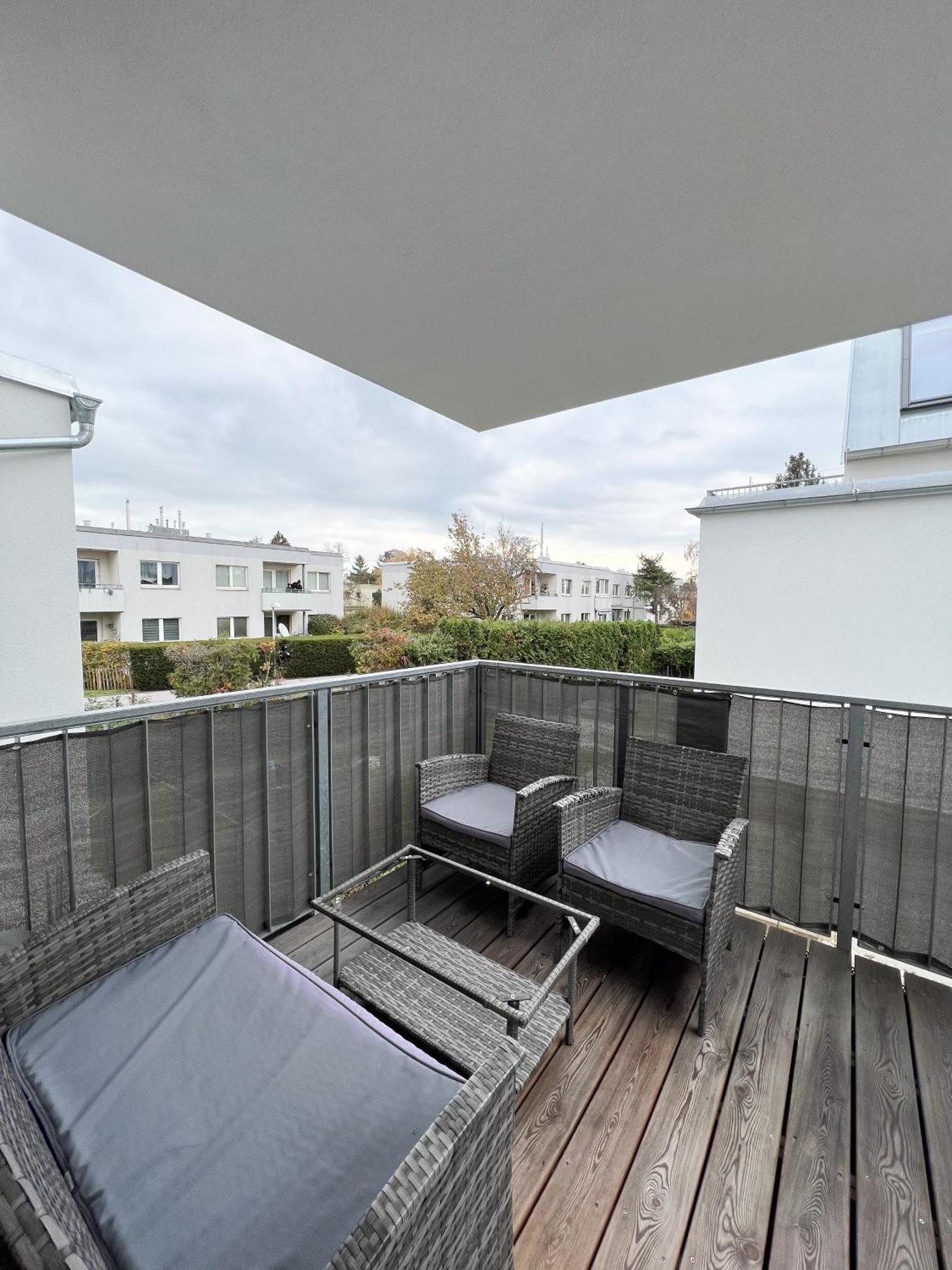 Modern Apartment W/ Cozy Balcony Near City Center Wien Exteriör bild