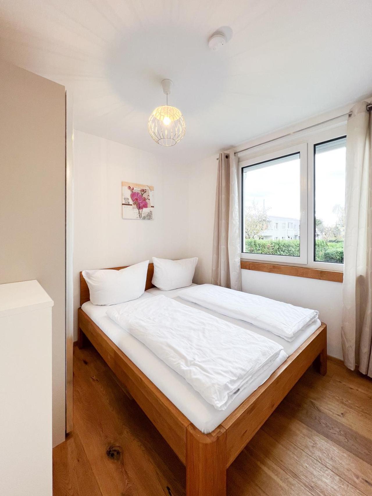 Modern Apartment W/ Cozy Balcony Near City Center Wien Exteriör bild