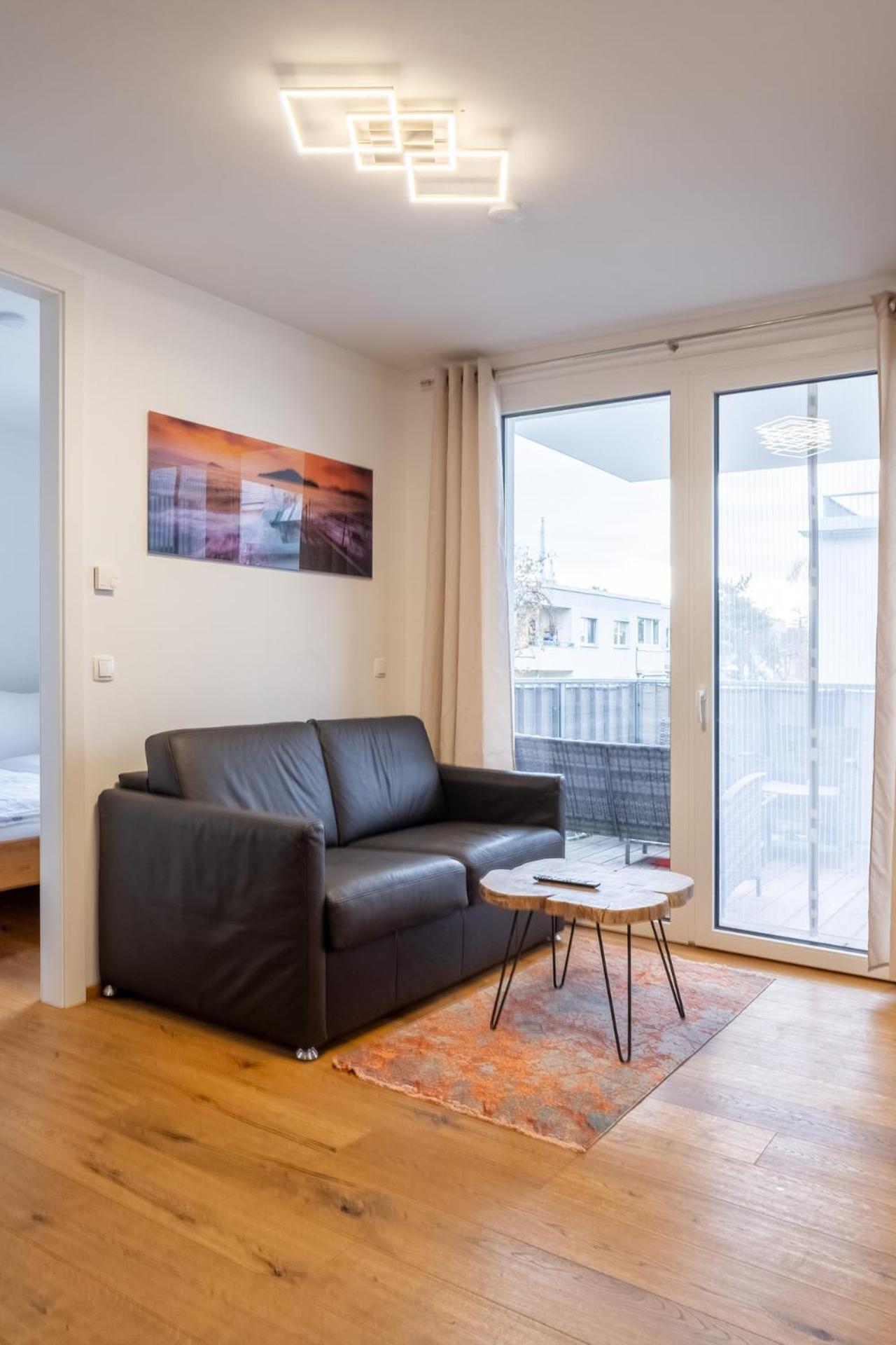 Modern Apartment W/ Cozy Balcony Near City Center Wien Exteriör bild